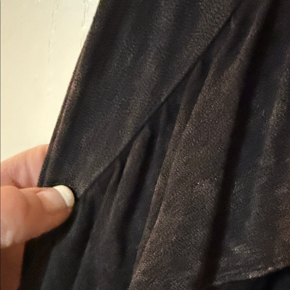 Black Ruffled Button-Up Top - Picture 7 of 11